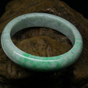 Type A natural jadeite jade bangle Singapore 天然翡翠（A货）