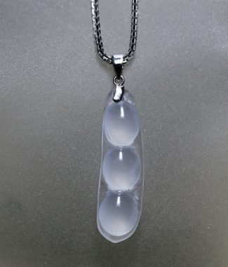 1PJ857RG- Icy jadeite pendant-peapod 冰种翡翠