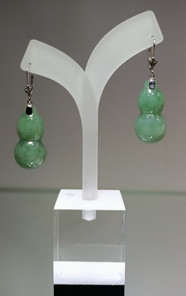 1EJ53RG- Green jadeite earring