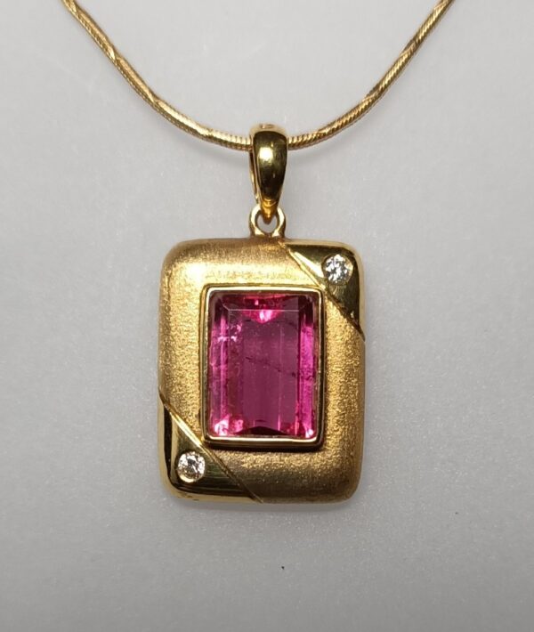 1PTD14T- Natural pink tourmaline pendant