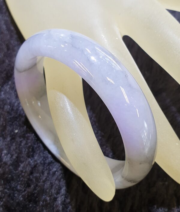 1BJ30RG- Lavender color jadeite bangle